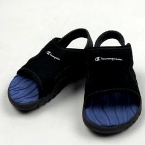 Perfect sandals for little kids, no flaws.